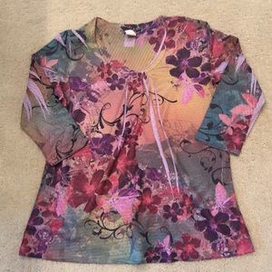 NEW LISTING! Fun Floral Top